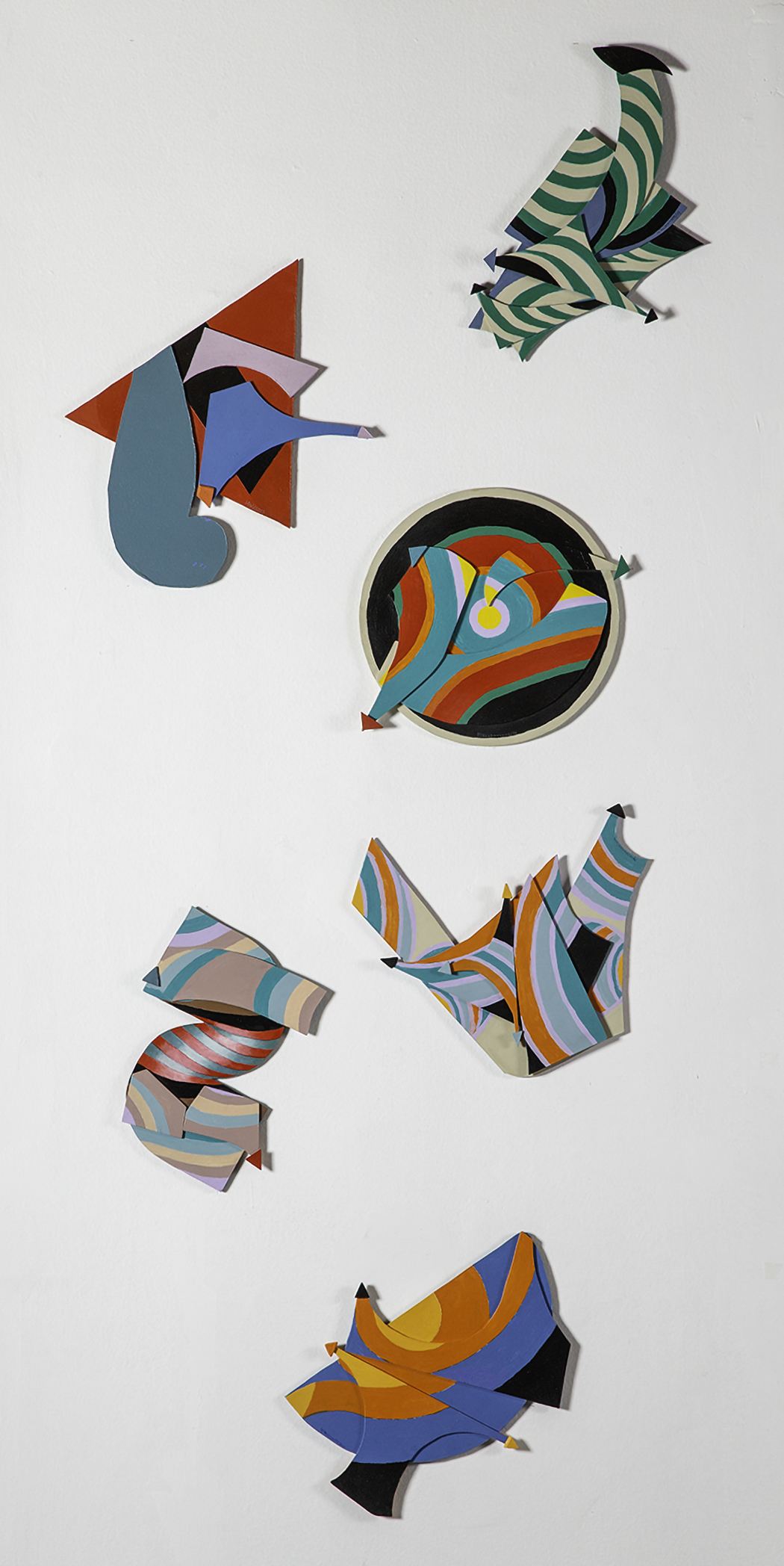Sin título, 2014 Piezas en acrílico sobre madera recortada 50 x 50 cm c/pieza © Christian Palacios